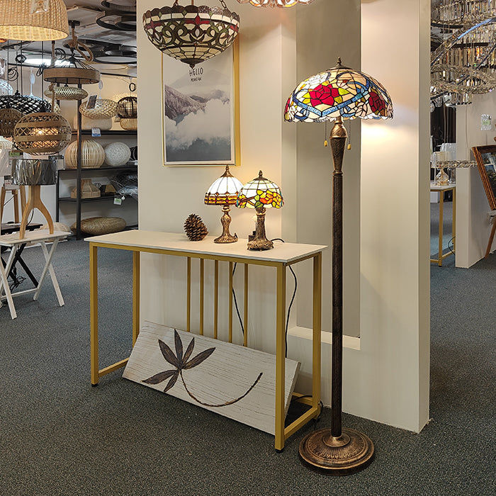 Edenlighitng showroom with Tiffiany lights.