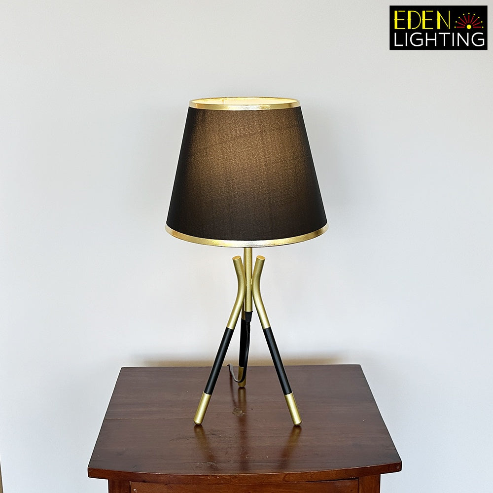 T8903 Table Lamp